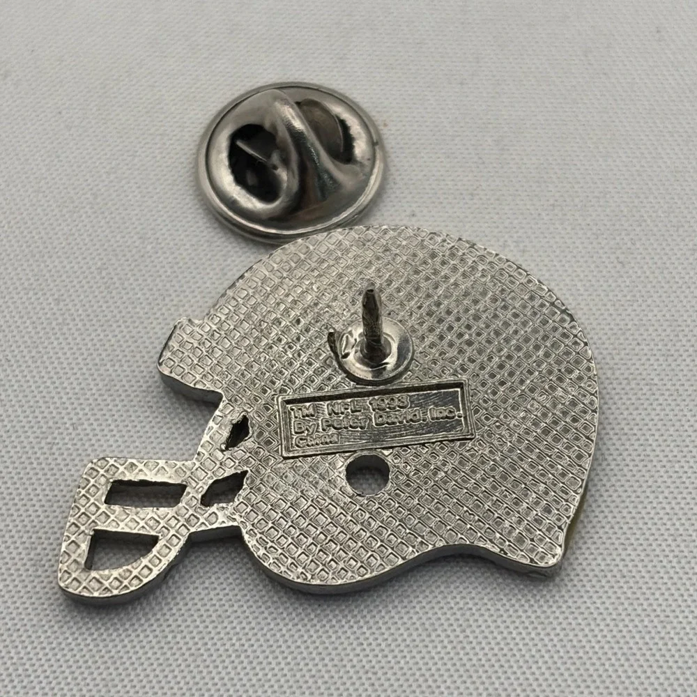 NFL New England Patriots Football Helmet Gold Tone Lapel Hat Pin